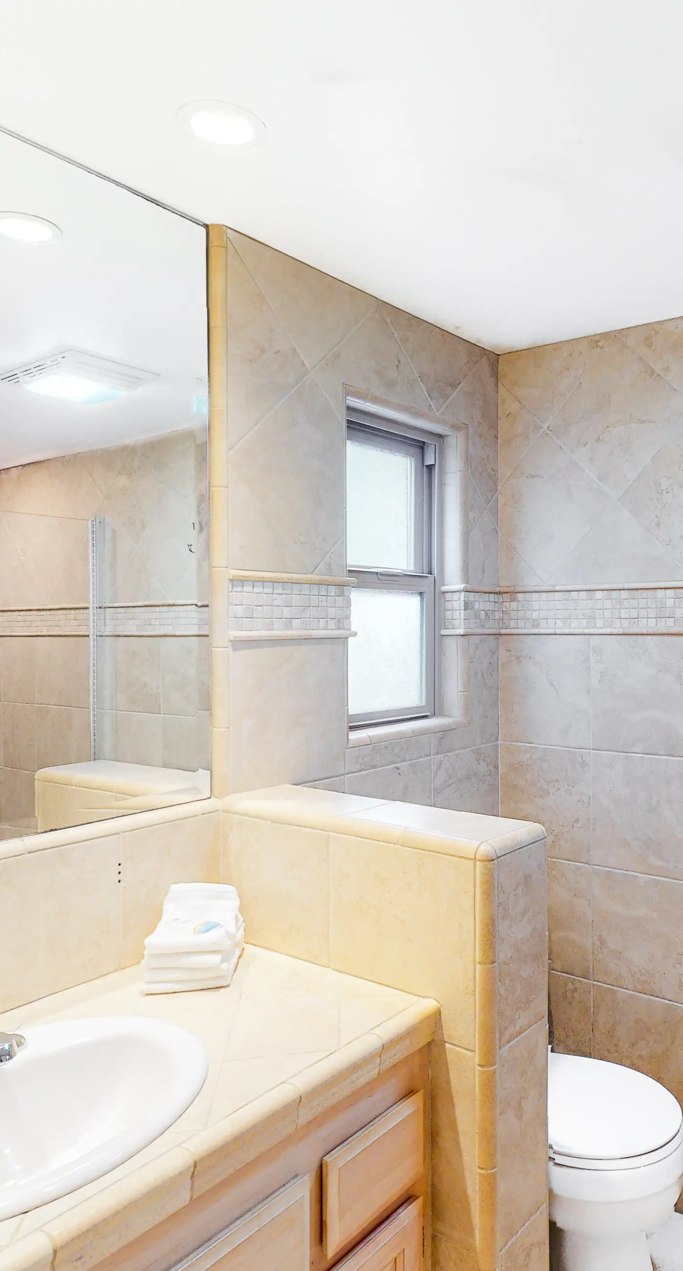 Luxury Oceanfront Home - Lower