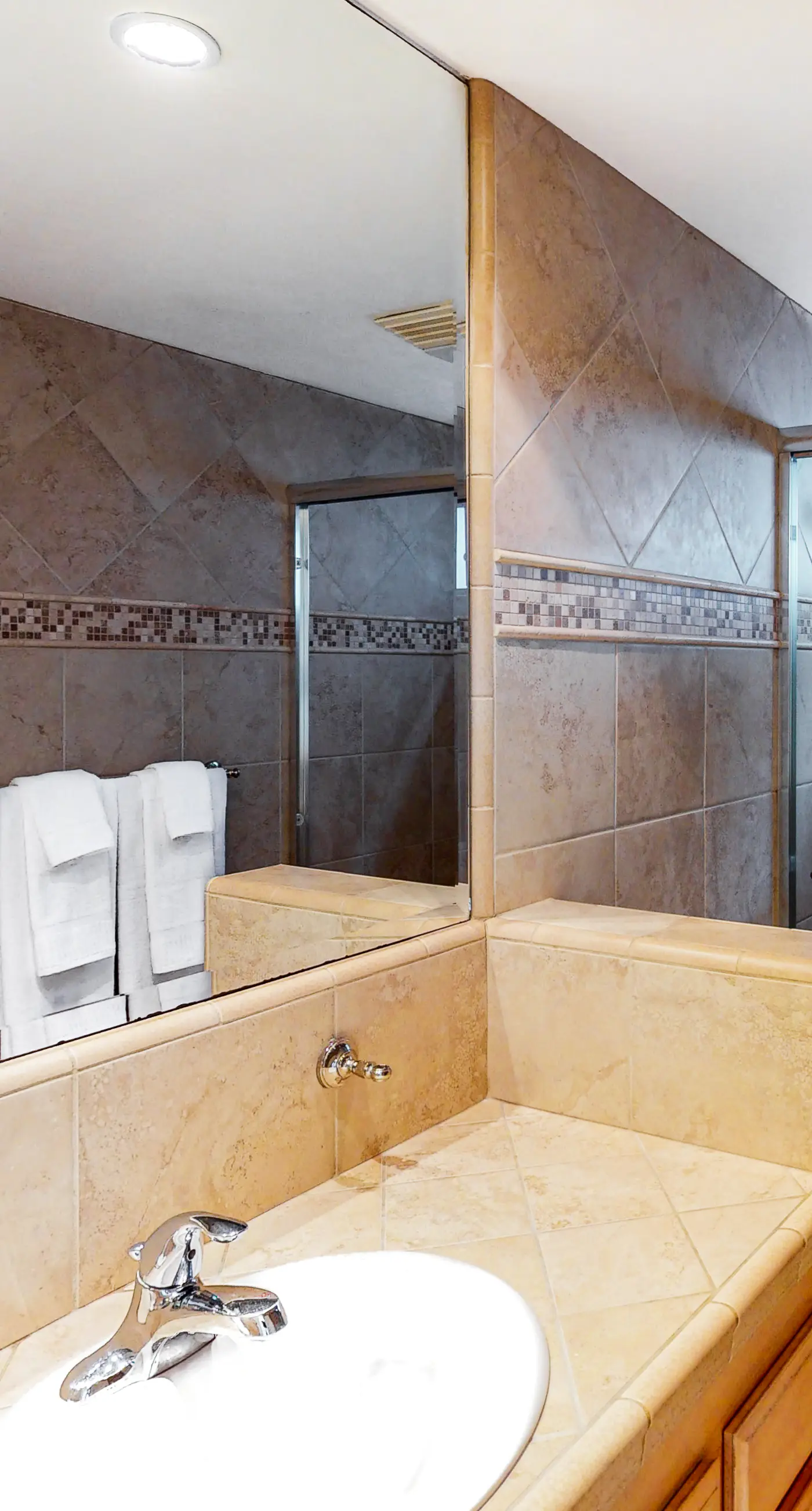 Luxury Oceanfront Home - Lower