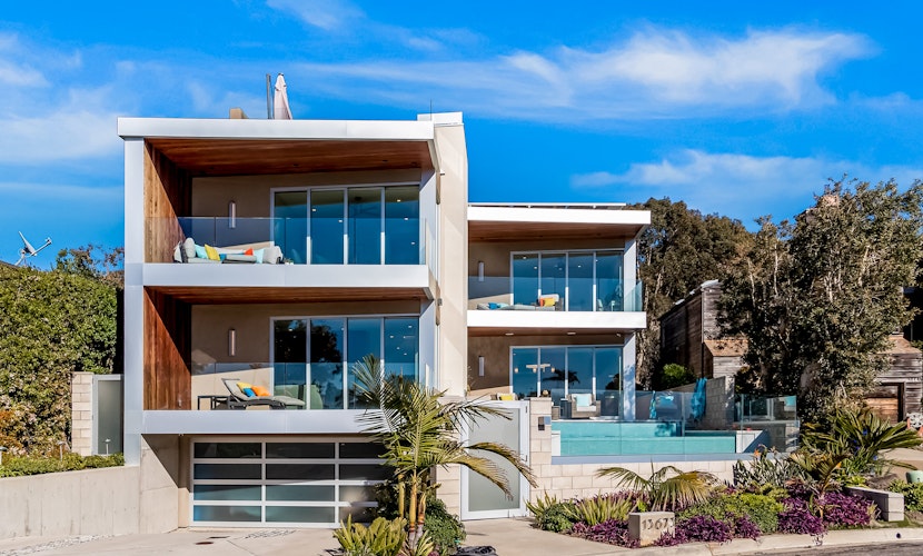 Del Mar Dreams Luxe home with peek-a-boo ocean view, private pool, & roof deck