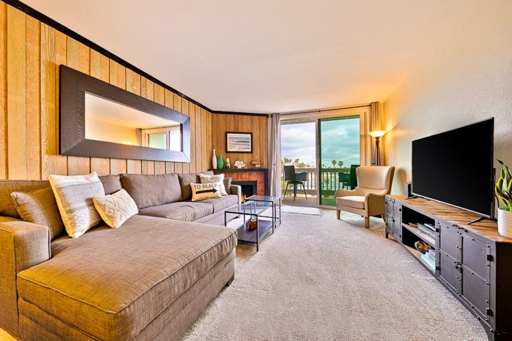 Pier View Retreat  Beachfront