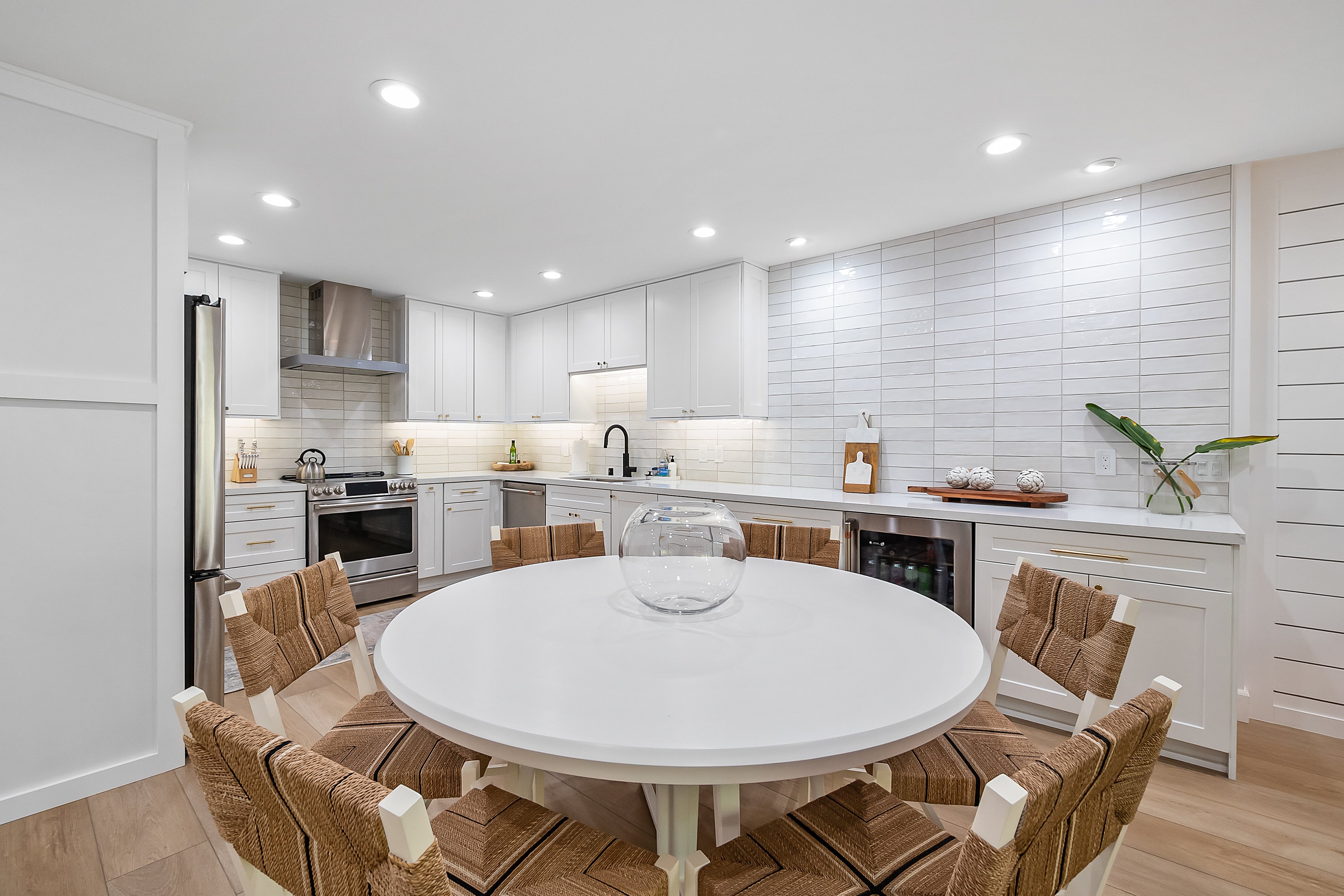 Hideaway Zen Relaxing condo near beach with washer/dryer, on-site pool, hot tub