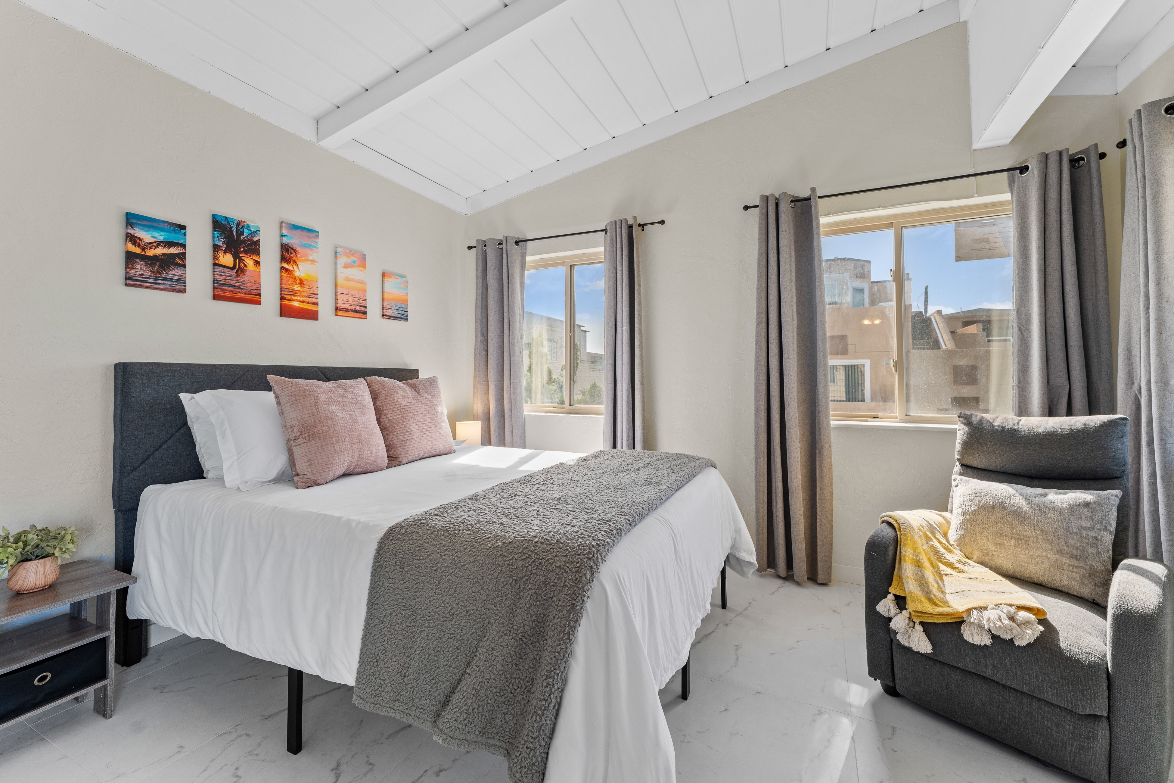 Sweet Sunset Studio Charming Condo with Lovely Views, Free WiFi - Close to Beach and Boardwalk