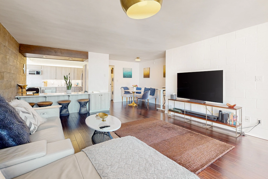 Seaside Serenity Haven - -30-Night Minimum