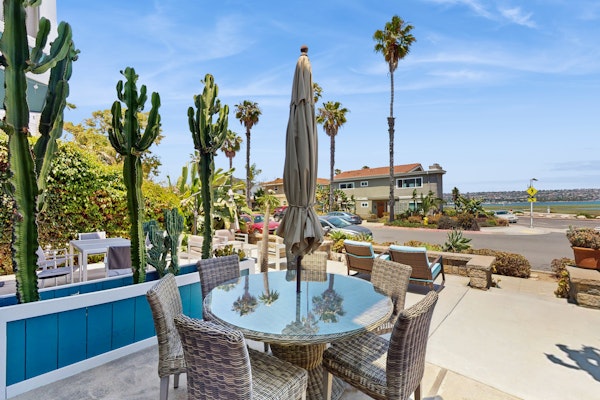 Bayview Serenity 2BR, 2 BA in San Diego, Oceanfront