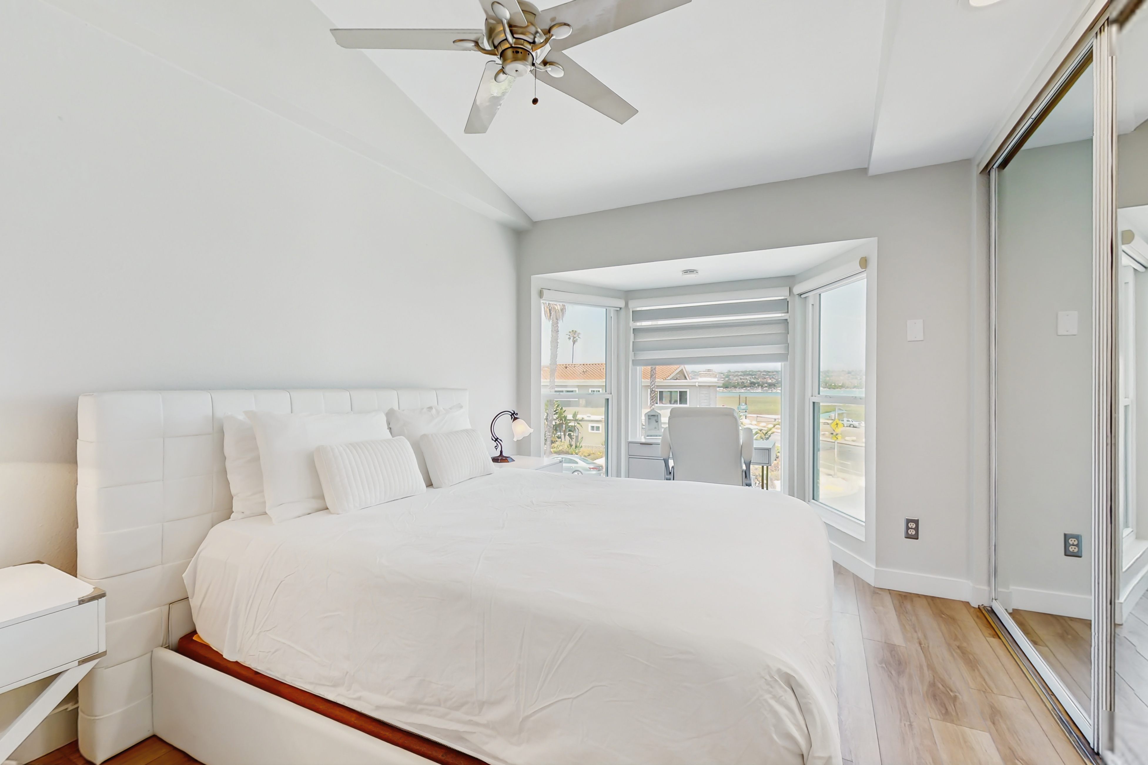 Bayview Serenity 2BR, 2 BA in San Diego, Oceanfront