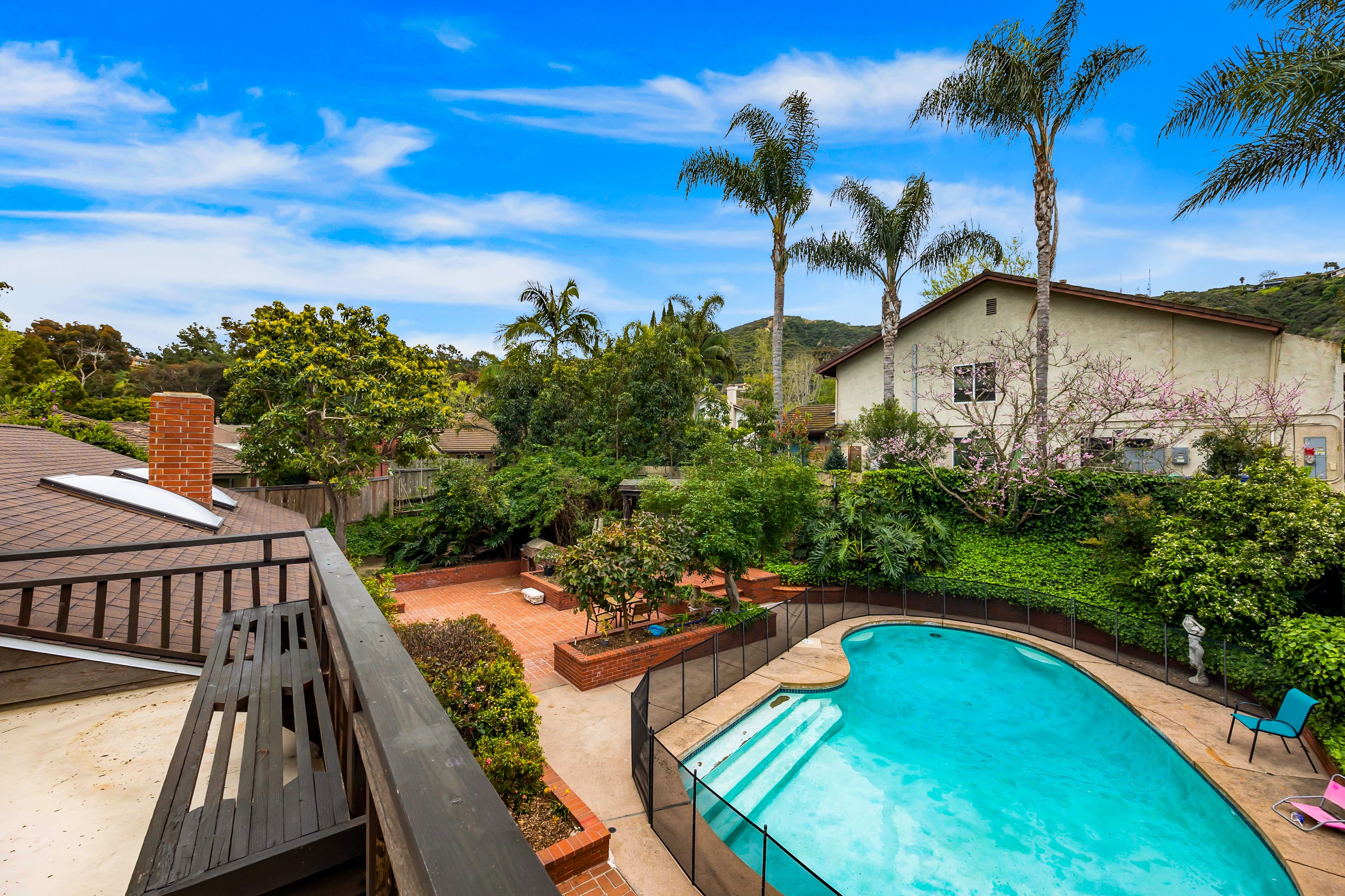 Sunny Dream Home away from home - With Private Pool & Close to the beach