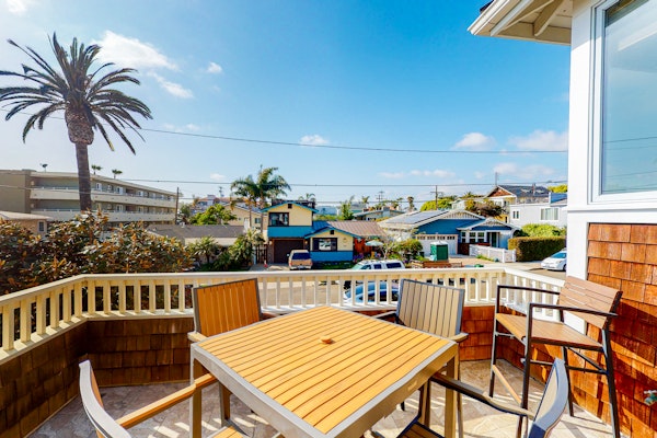 Sycamore Beach Retreat Fantastic Family House 1/2 Block From Beach w/Private W/D, WiFi, Central AC