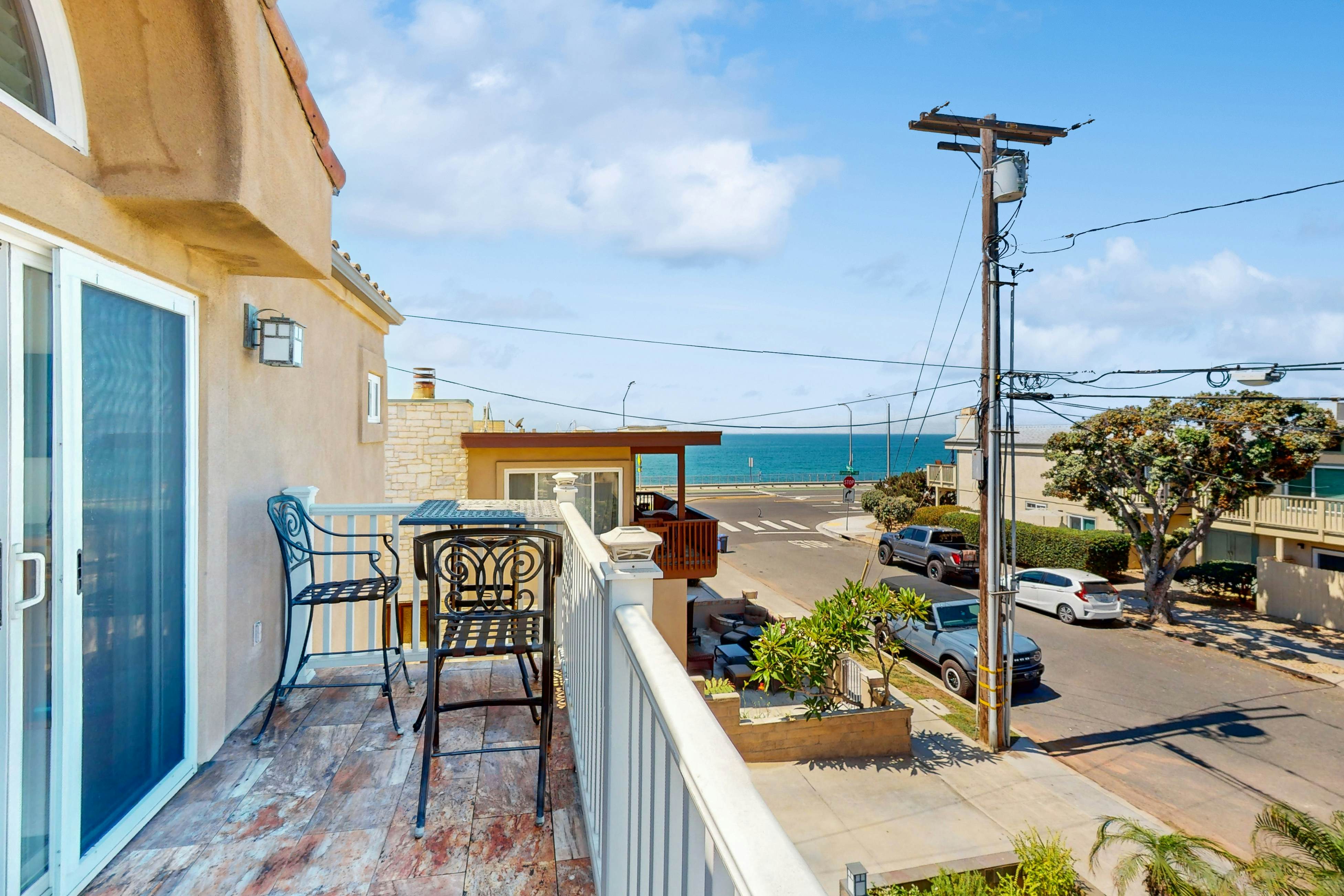 Coastal 3-Bedroom with Hot Tub and Ocean View