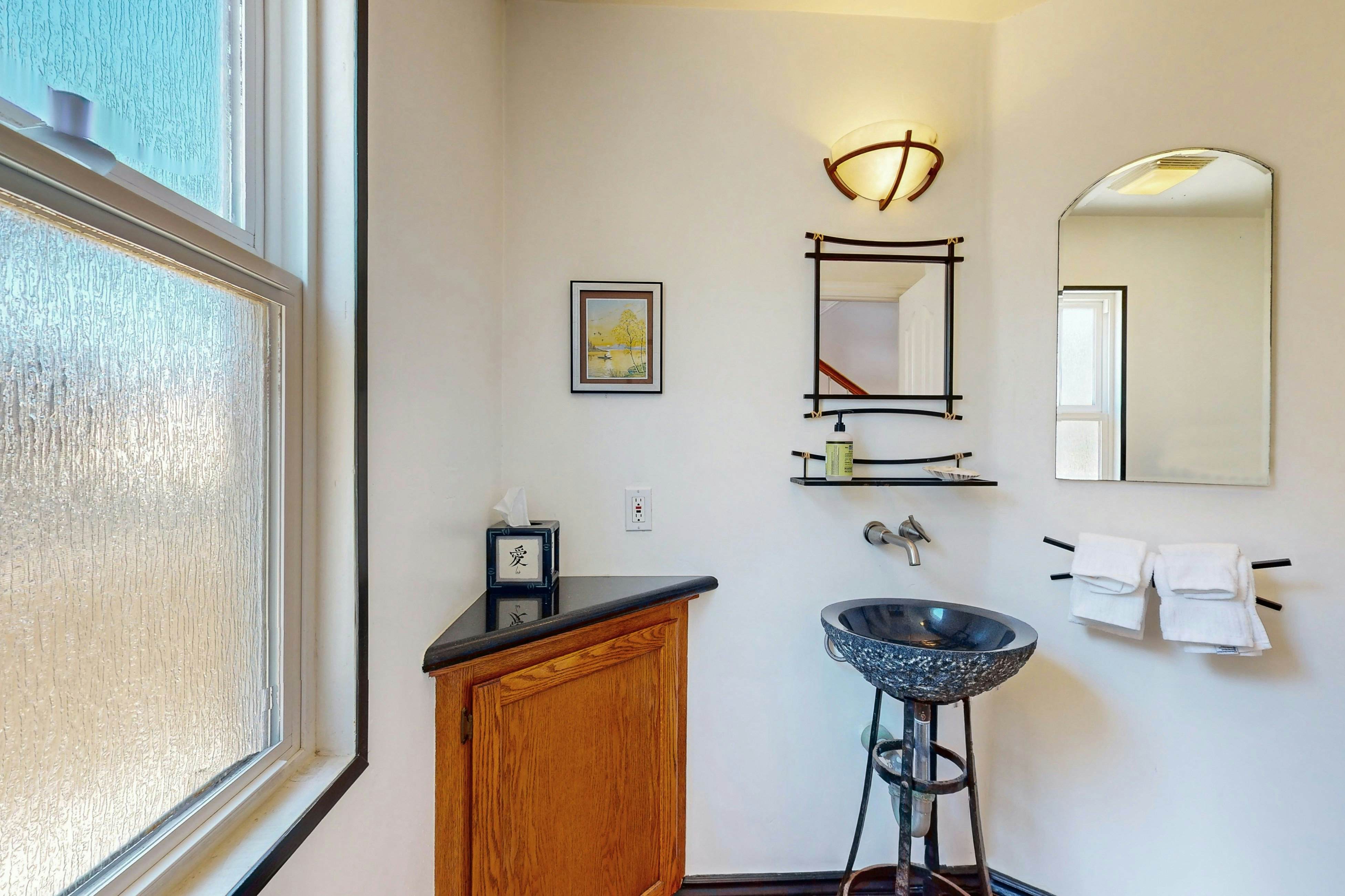 Coastal 3-Bedroom with Hot Tub and Ocean View