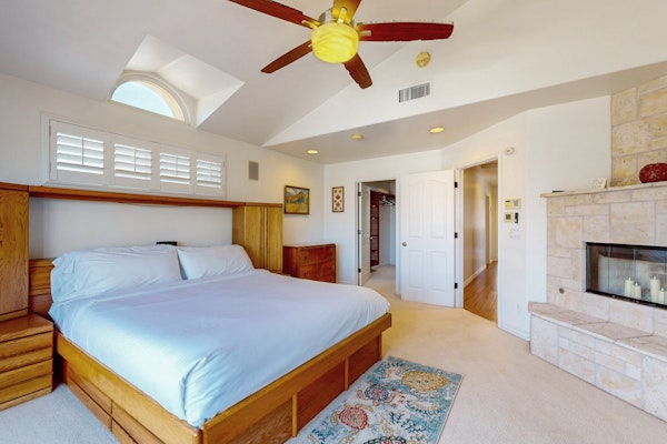 Coastal 3 BD Wonderful Beachside House w/Private Hot Tub, Ocean View, Washer/Dryer, WiFi, Firepit