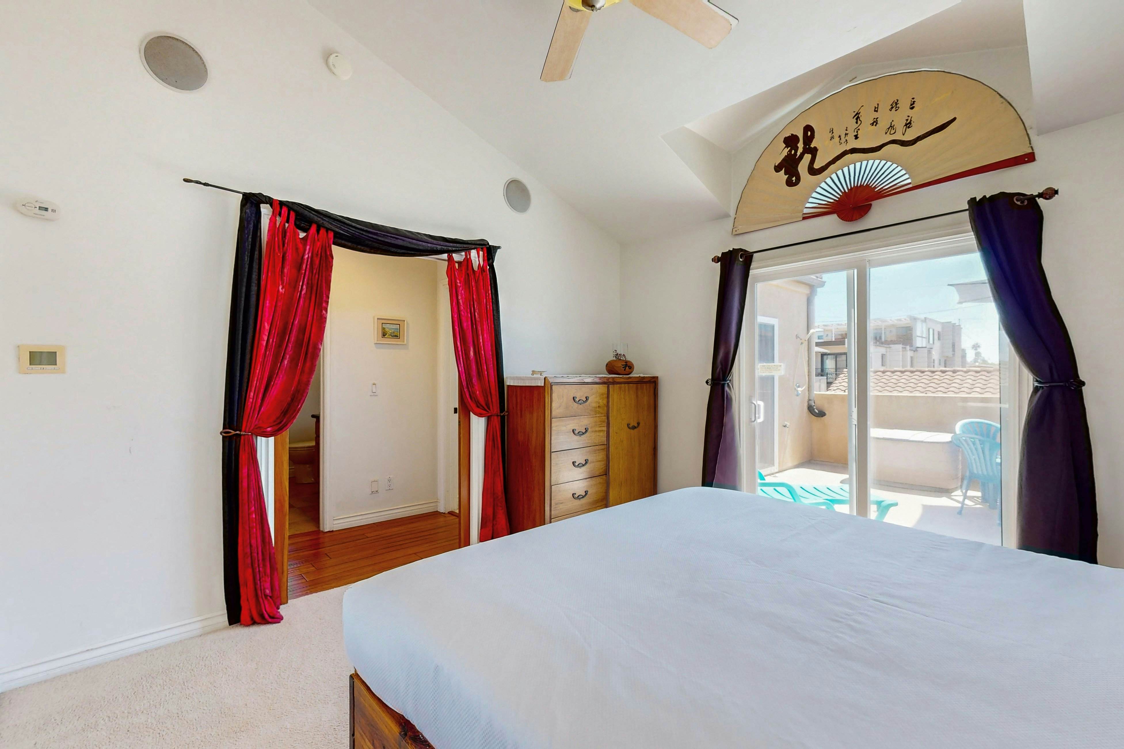 Coastal 3-Bedroom with Hot Tub and Ocean View