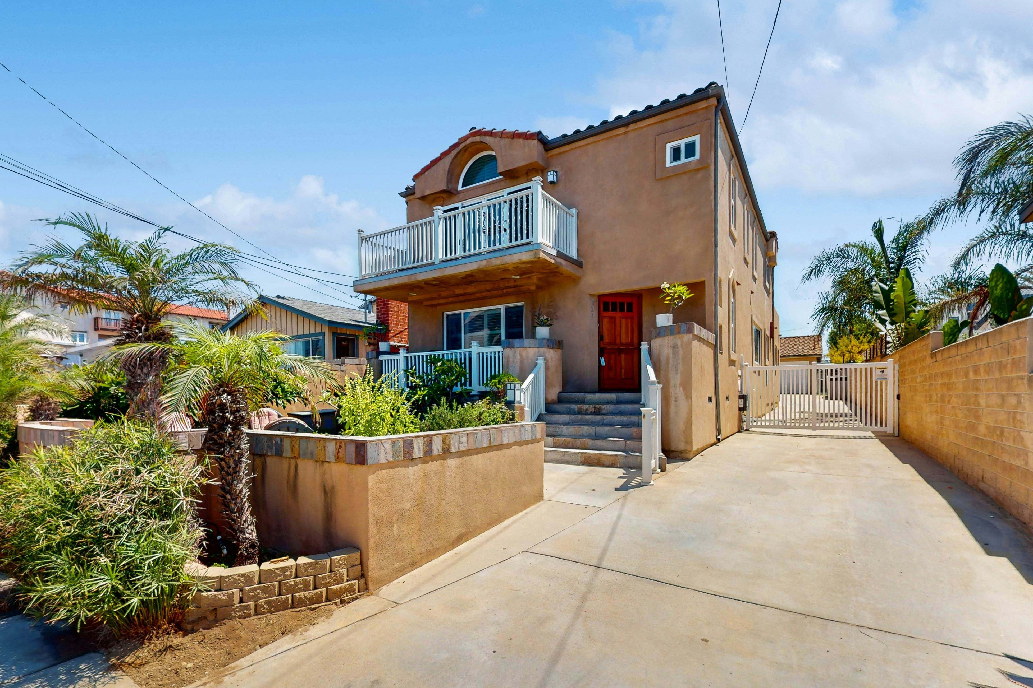 Coastal 3-Bedroom with Hot Tub and Ocean View