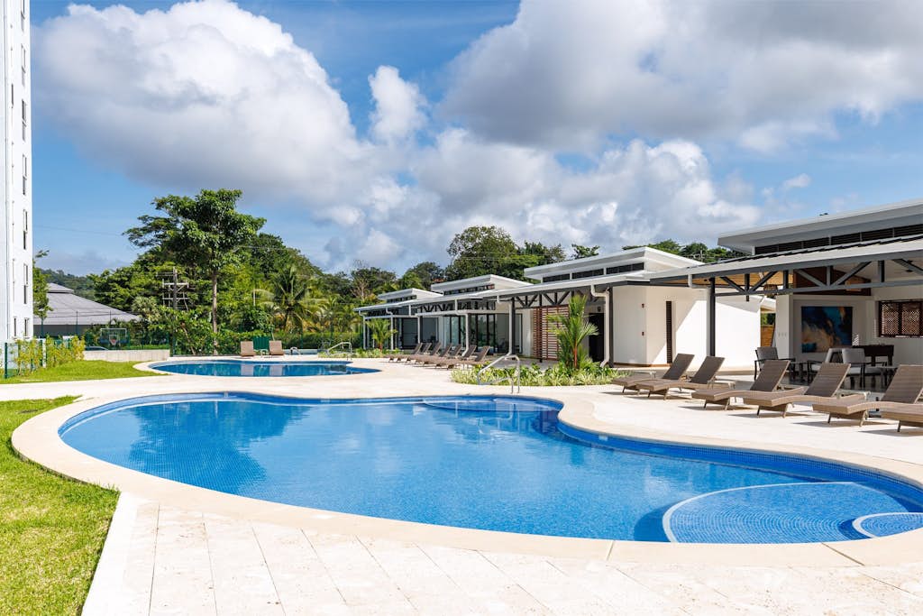 Casago 1202, Casago I Bright Condo I Steps from Beach