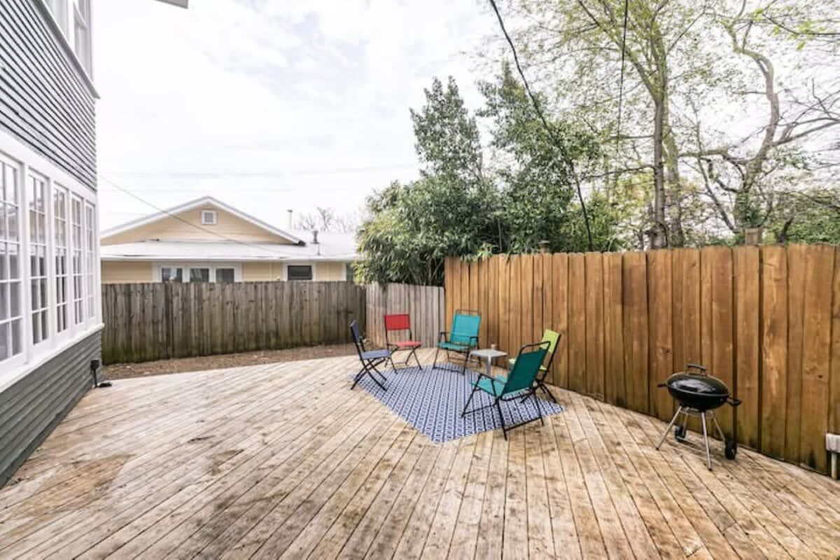 29th Street Trendy Lakeview Craftsman 8