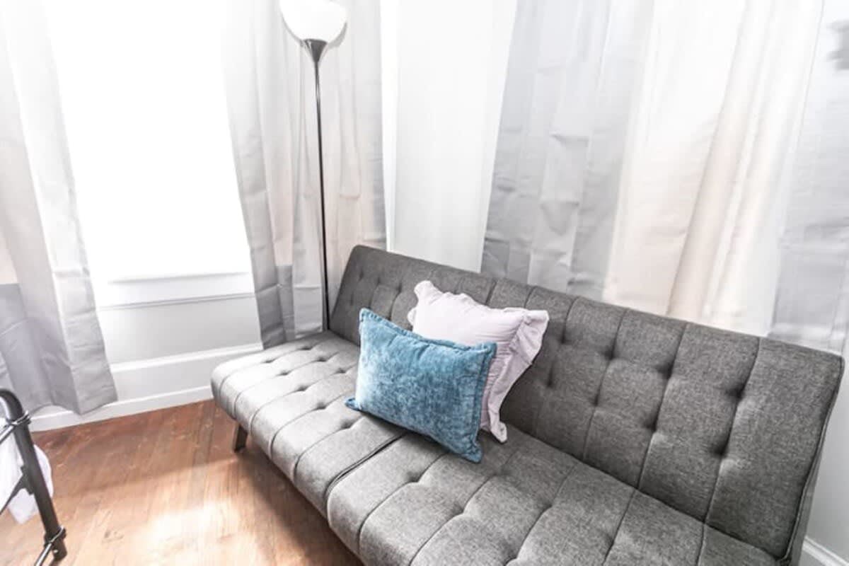 29th Street Trendy Lakeview Craftsman 8