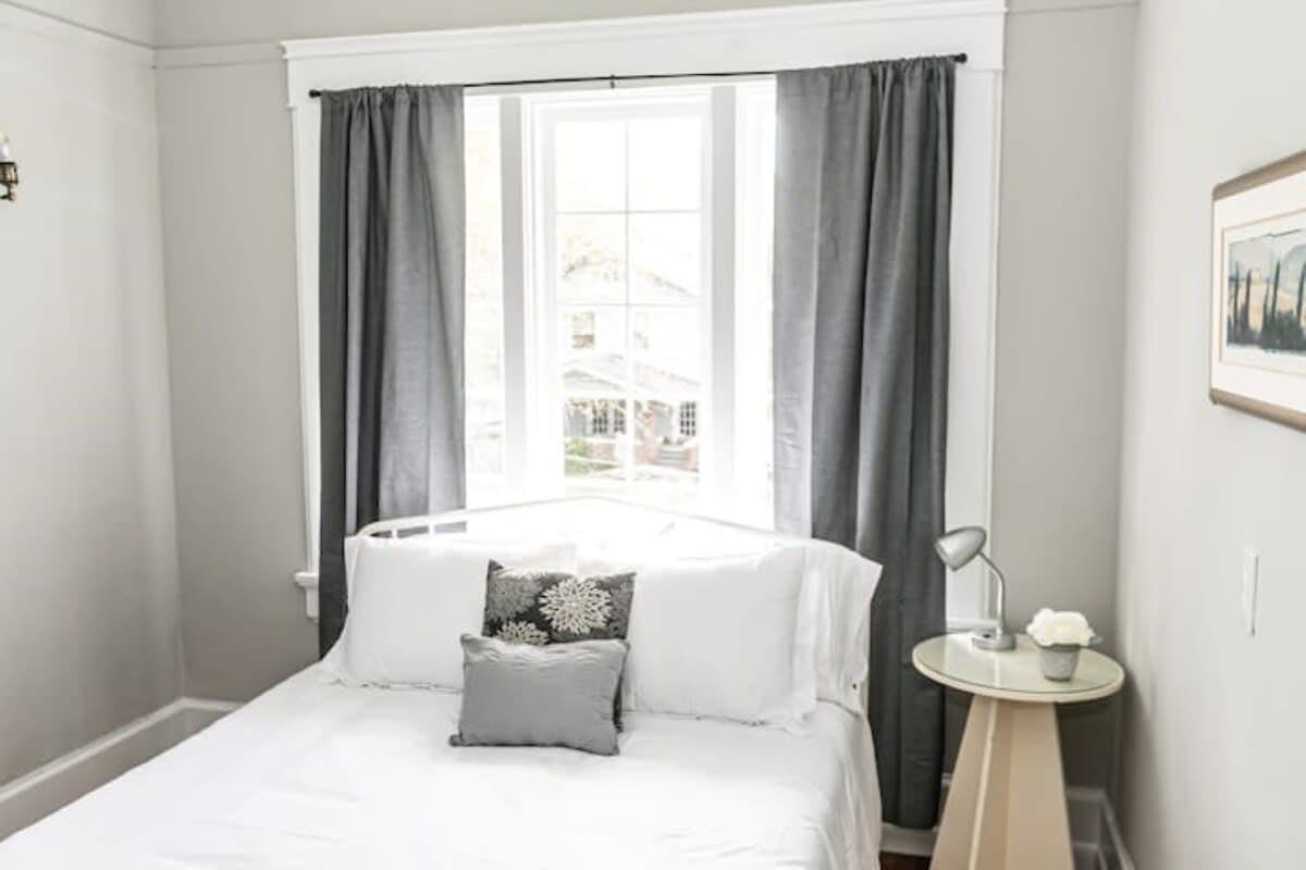 29th Street Trendy Lakeview Craftsman 8