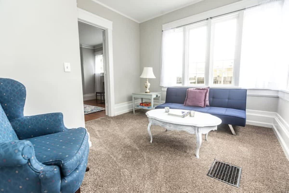 29th Street Trendy Lakeview Craftsman 8