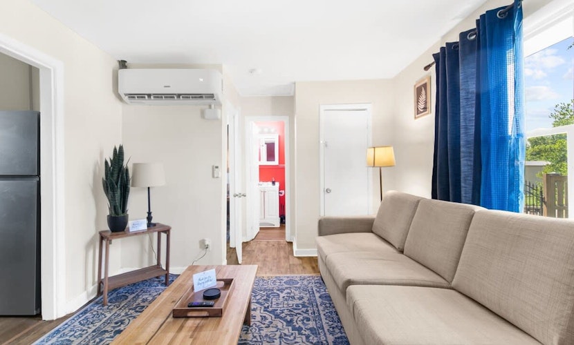 Uptown Apartment, Near Parks! The Bricks Unit 1