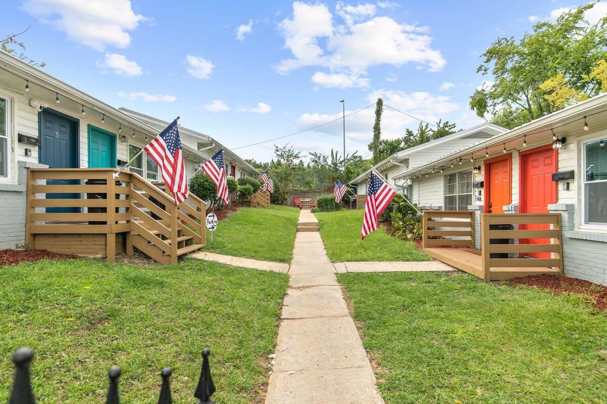 Uptown Apartment, Near Parks! The Bricks Unit 5