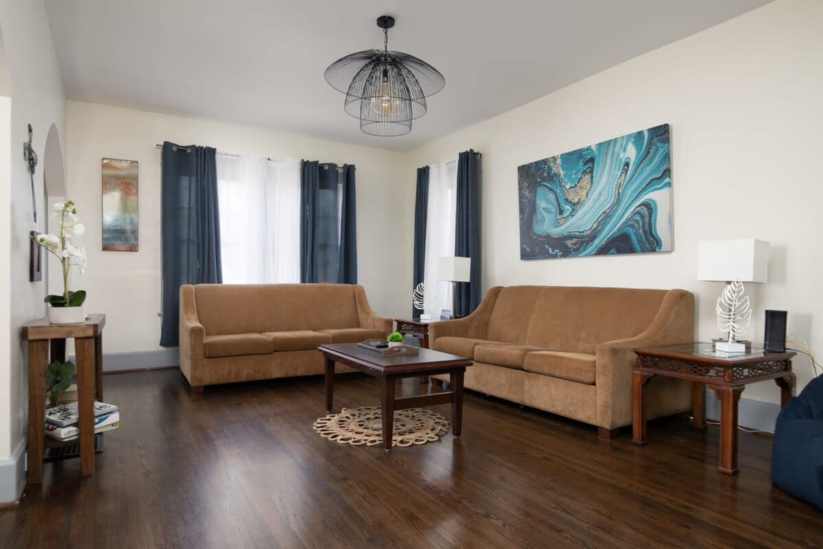 Hiking Near Ruffner Mountains! East Lake Stunner