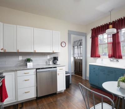 4th Ave East Lake Stunner