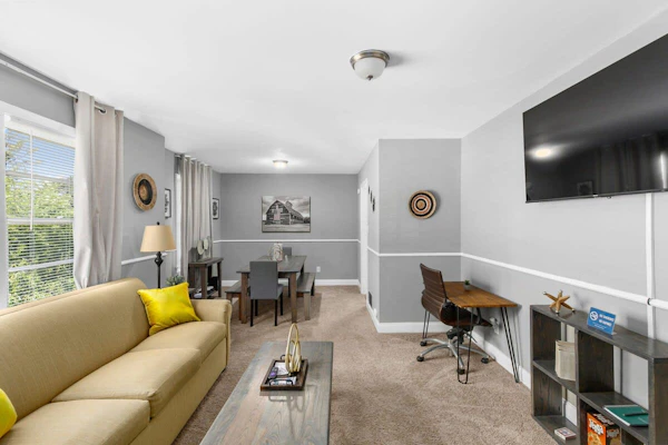Near Hospital & Dining- Beds on Broadmoor - Unit A