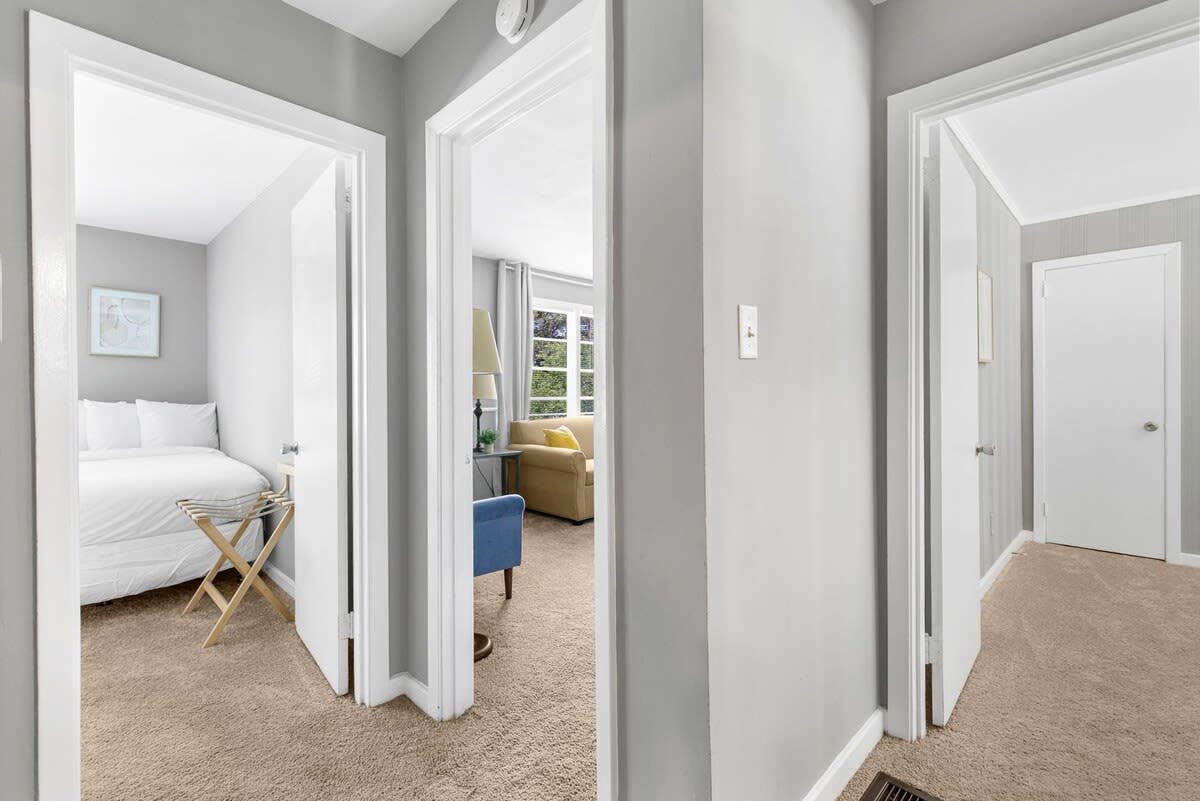 Broadmoor Bungalow - Unit A