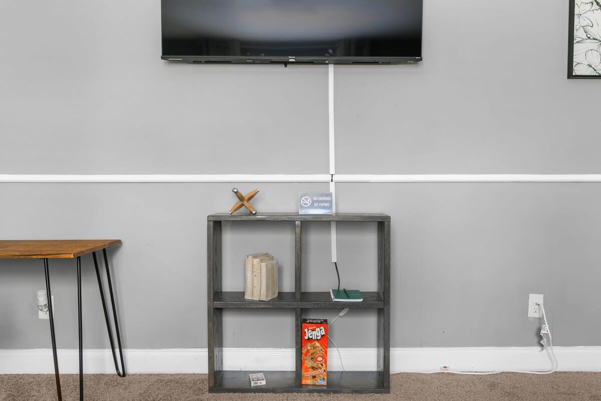 Broadmoor Bungalow - Unit A