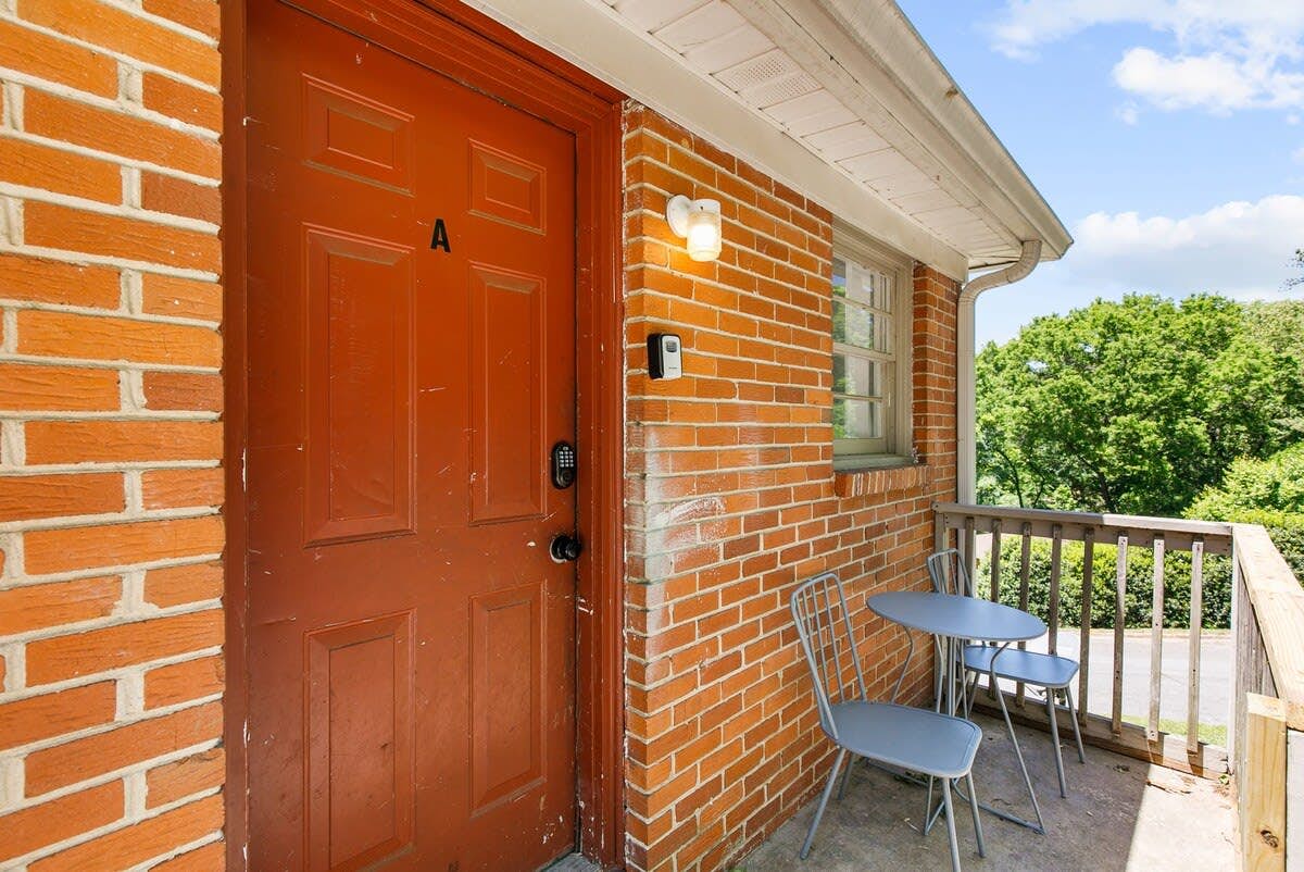 Broadmoor Bungalow - Unit A