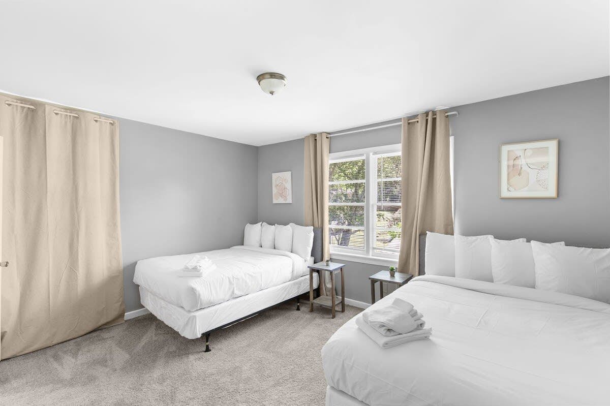 Broadmoor Bungalow - Unit A