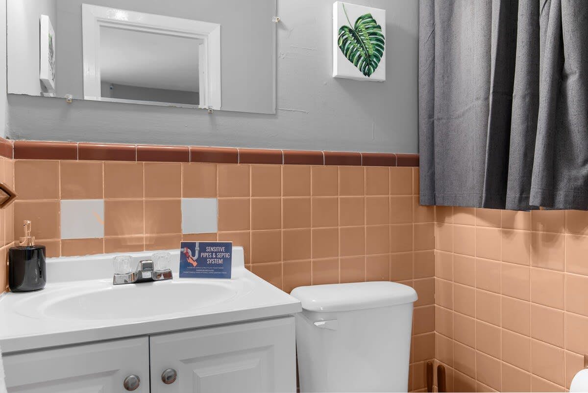 Broadmoor Bungalow - Unit A