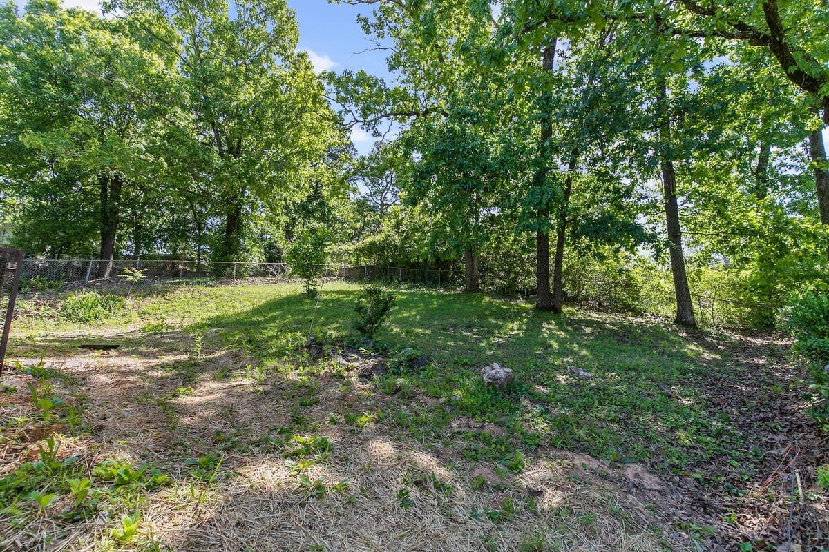 Broadmoor Bungalow - Unit B