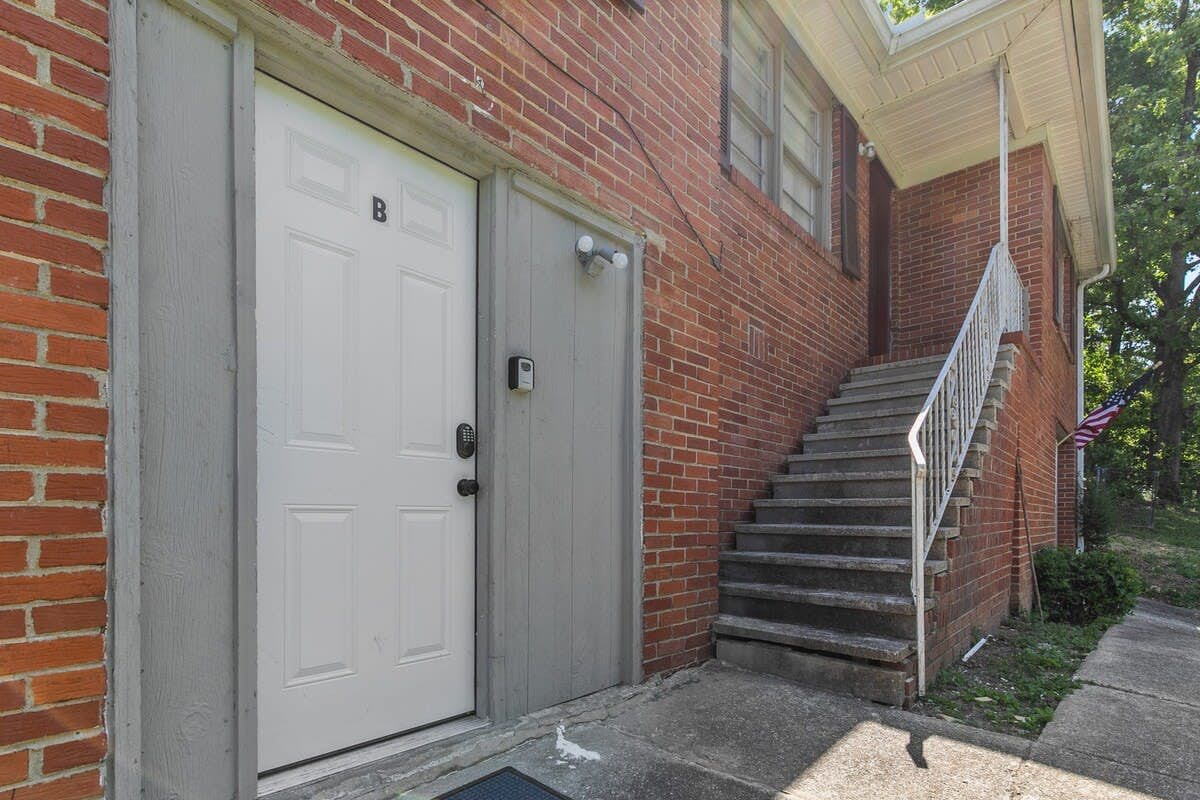 Broadmoor Bungalow - Unit B