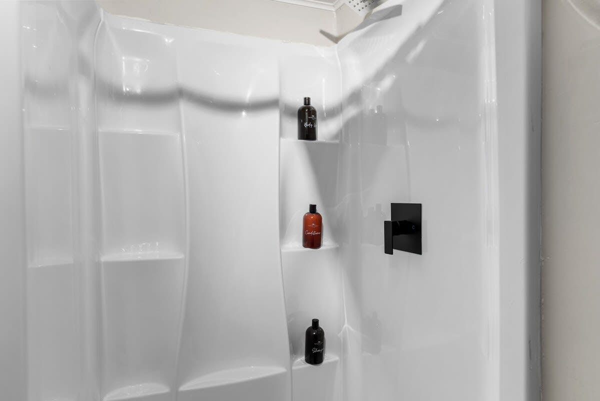 Broadmoor Bungalow - Unit B