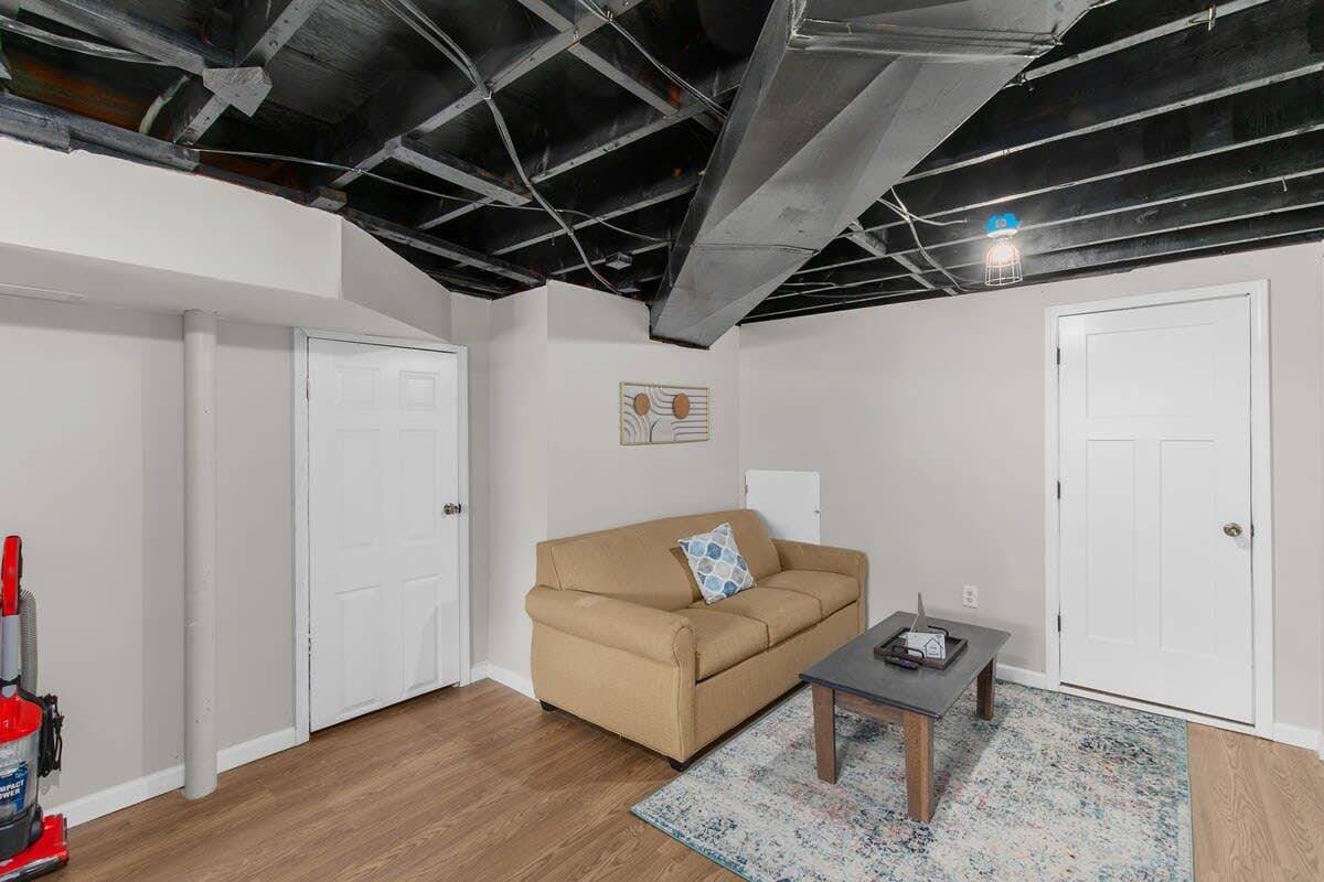 Broadmoor Bungalow - Unit B