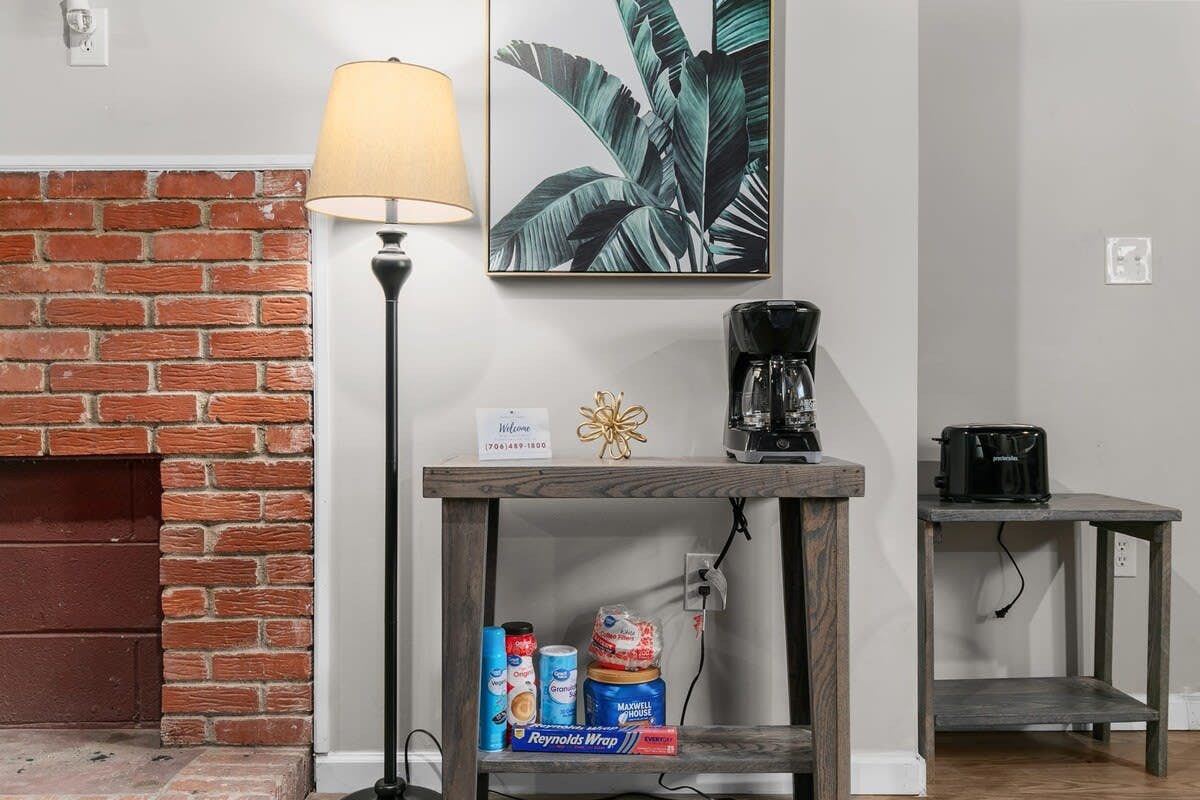 Broadmoor Bungalow - Unit B