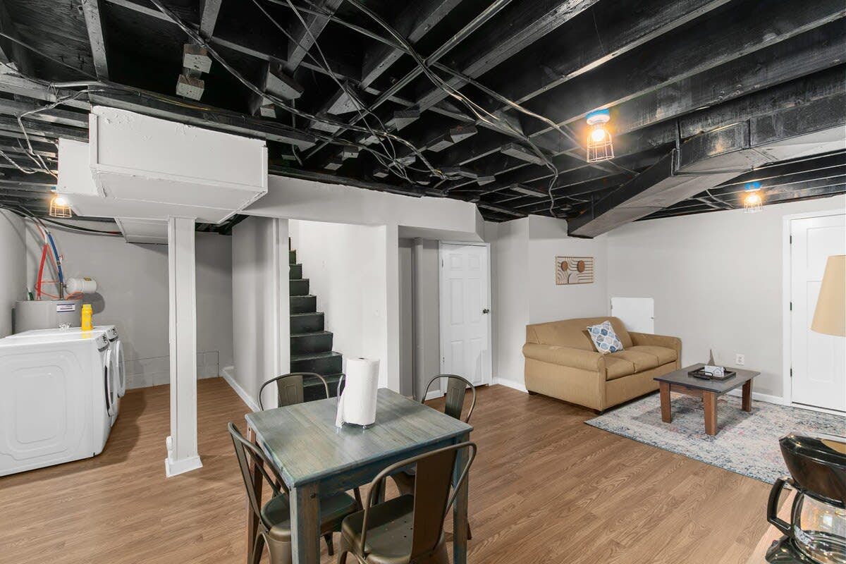 Broadmoor Bungalow - Unit B