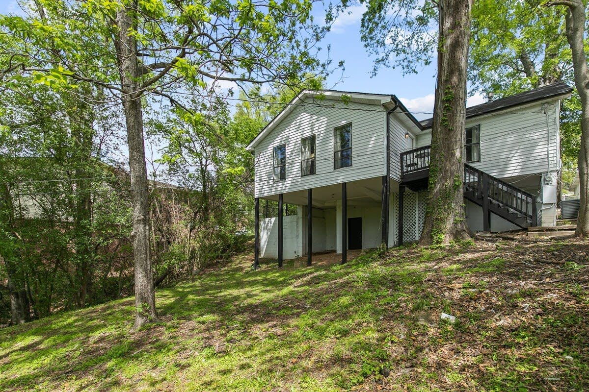 21st Street Evergreen Charm