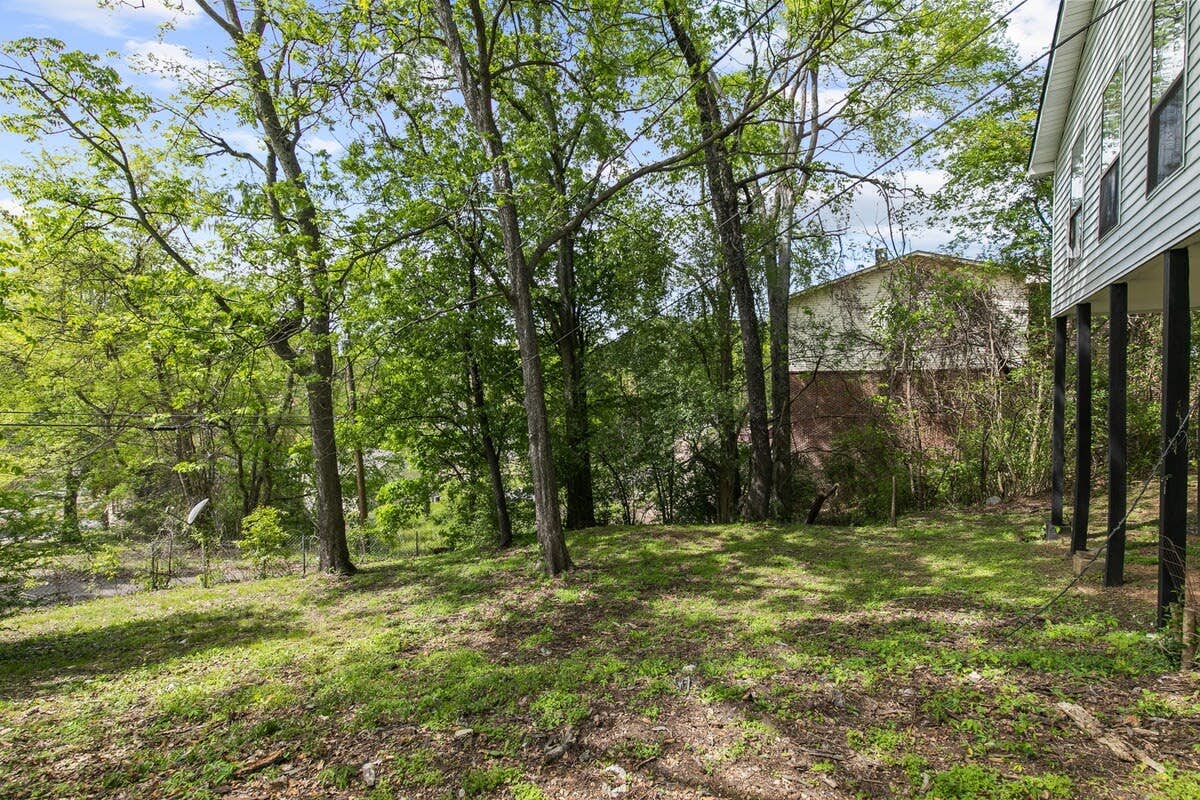 21st Street Evergreen Charm