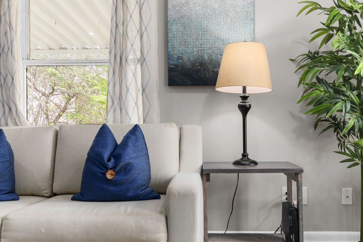 21st Street Evergreen Charm