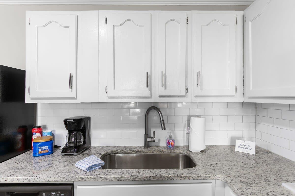 21st Street Evergreen Charm