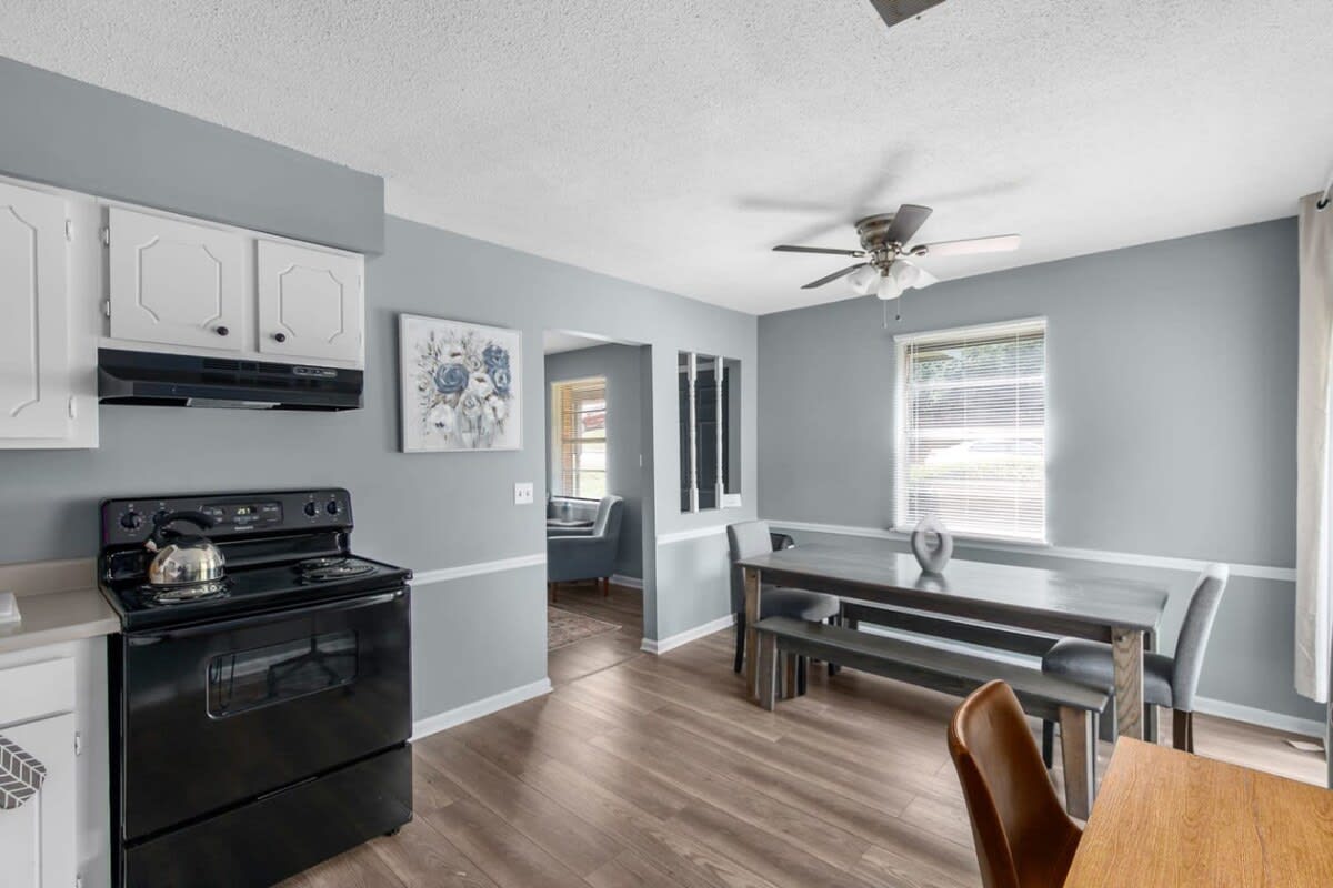 5 Mins from Uptown & Near Airport- Norwood Nest