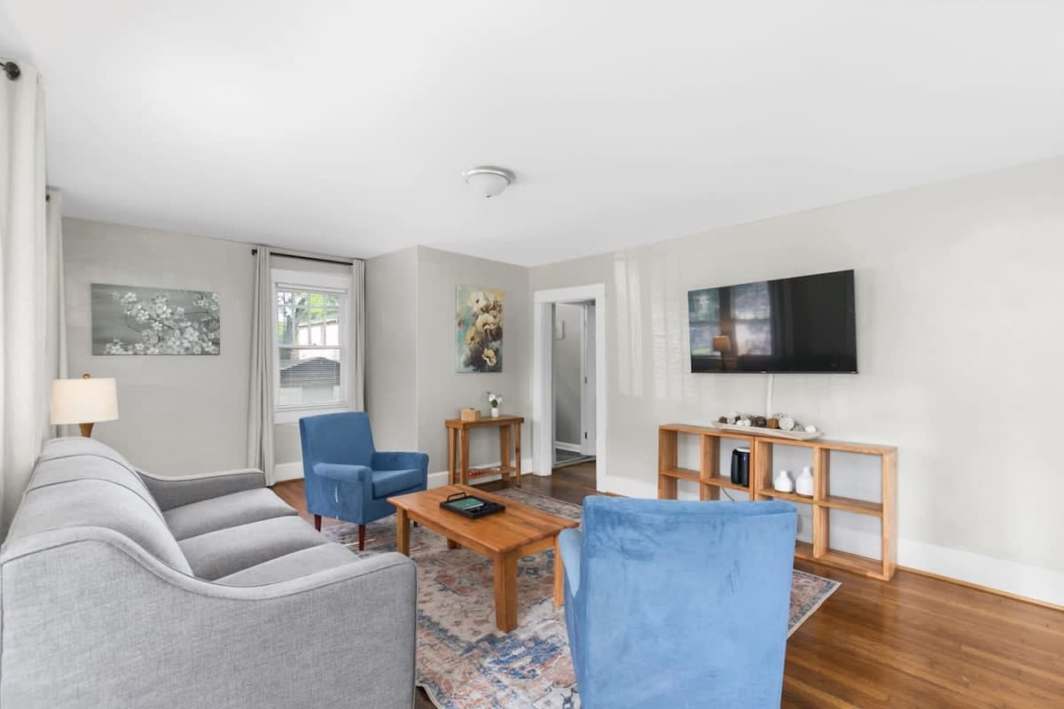 Renovated! Mins to BHM CrossPlex-Central Park Chic