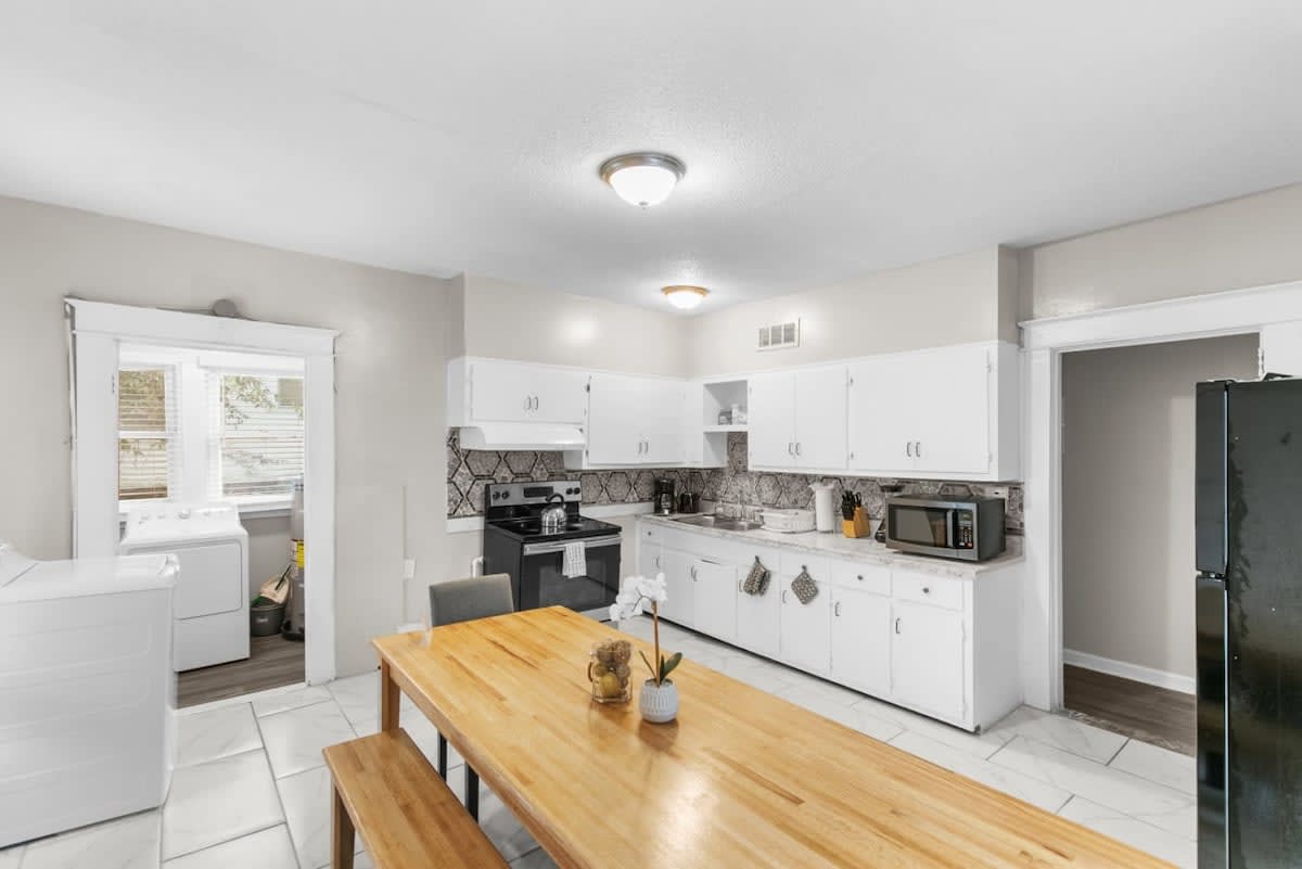 10 Mins to Legion Field- Ensley Highlands Hideaway