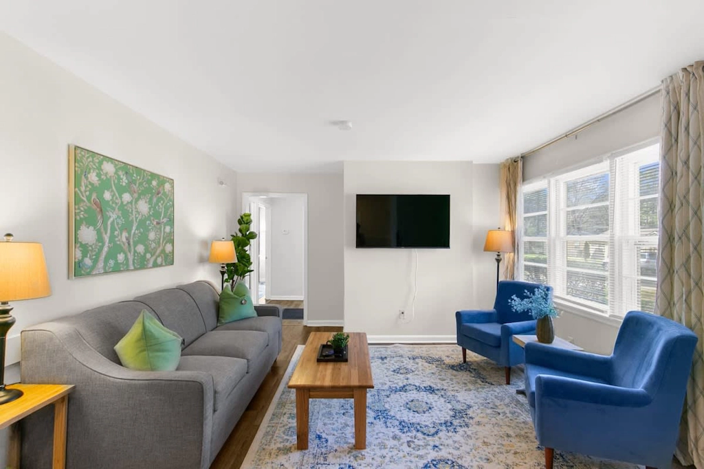 Rose Drive Roost 2