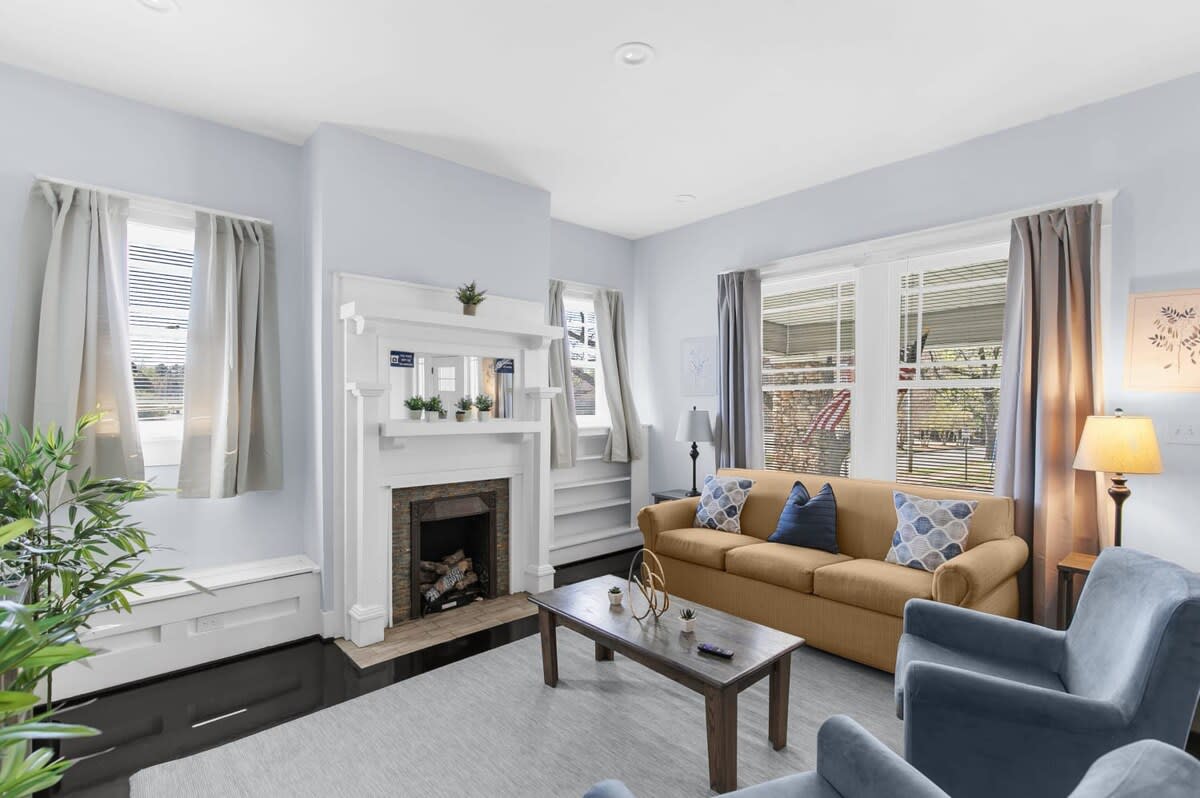 Near the Airport & Renovated! East Lake Craftsman