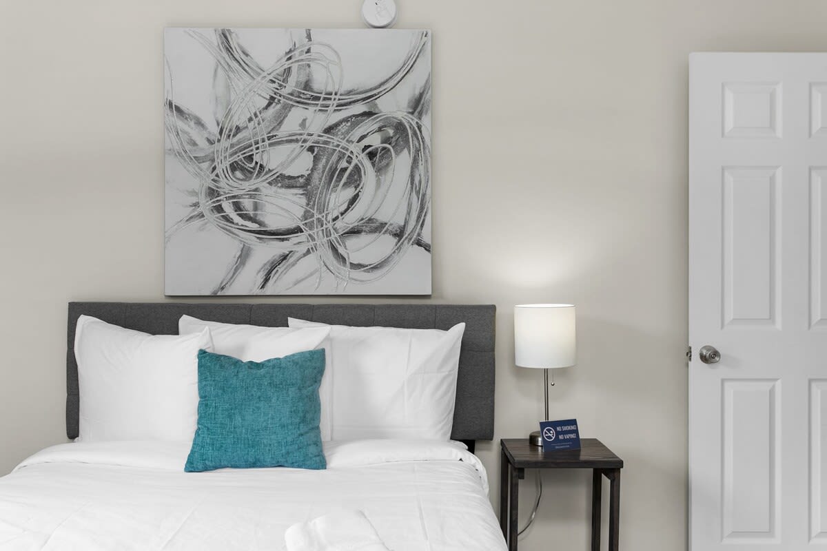 10 Mins to Downtown! Modern in Magic City- Unit A