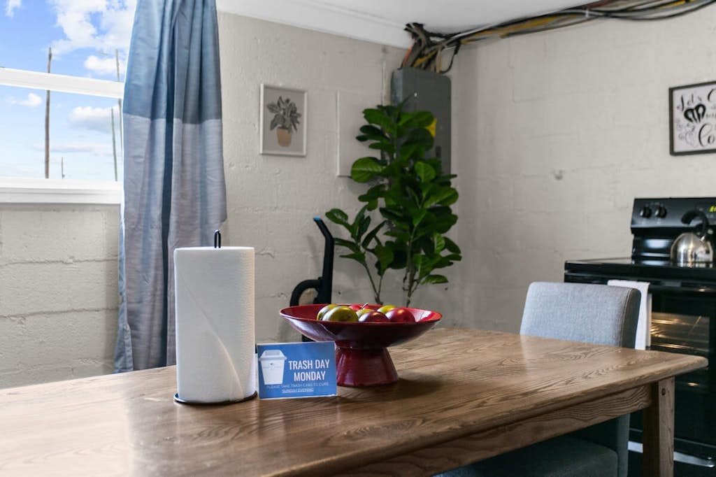 10 Mins to Downtown! Modern in Magic City- Unit B