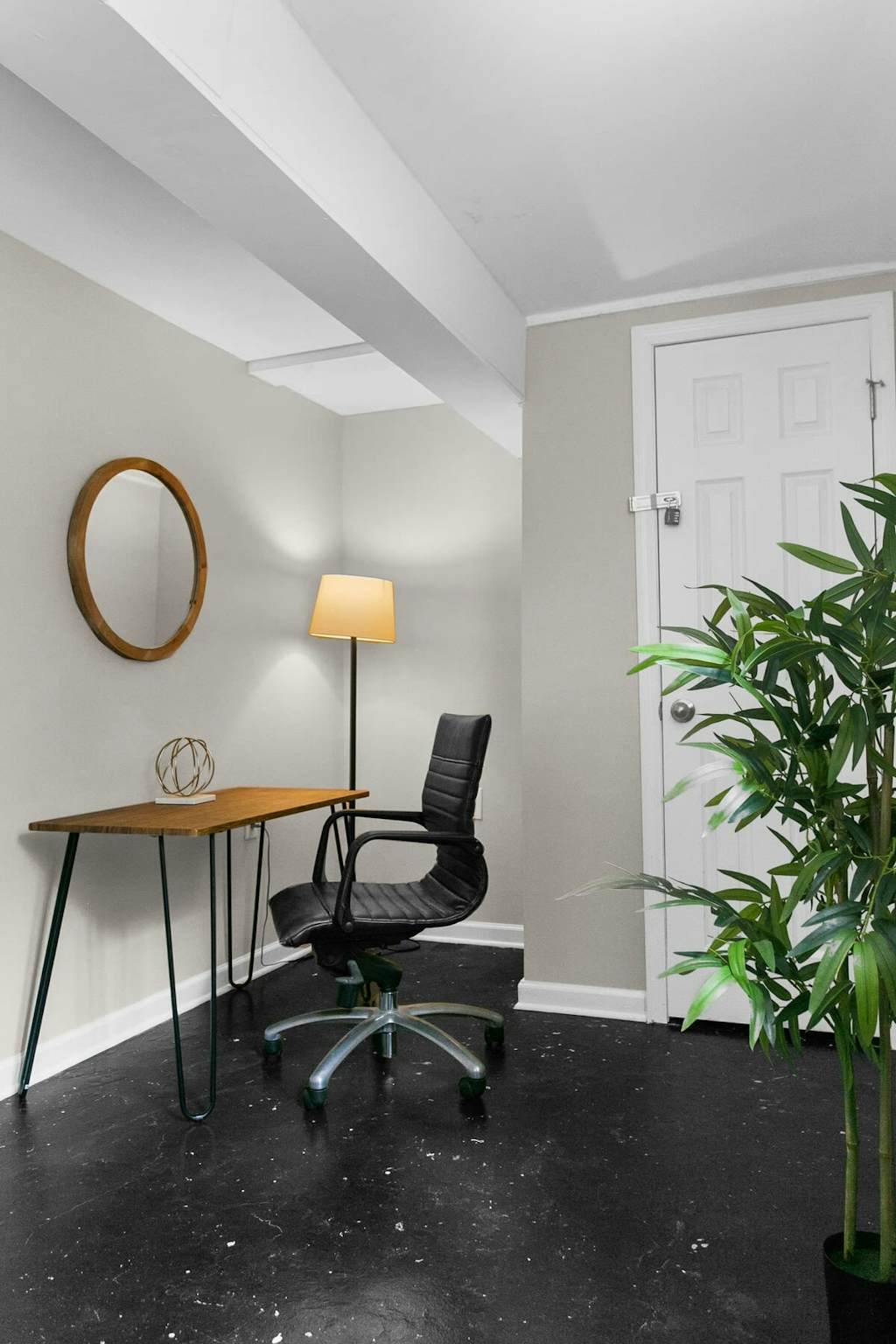 10 Mins to Downtown! Modern in Magic City- Unit B