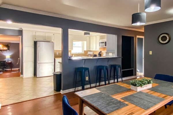 Minutes from Downtown & Arsenal! Cardinal Aerie